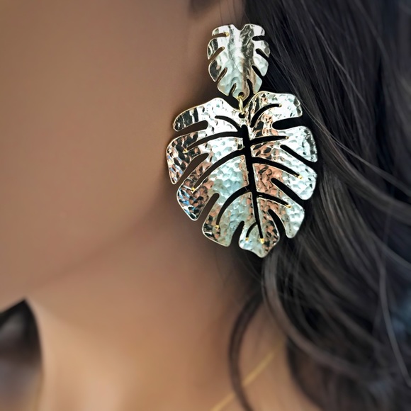 Hammered Gold Monstera Leaf Earrings - Picture 5 of 5